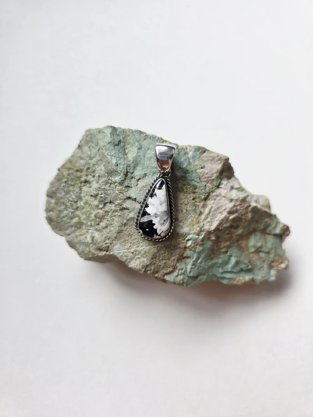 Silver Teardrop White and Black Stone Pendant - Women Jewelry White Buffalo